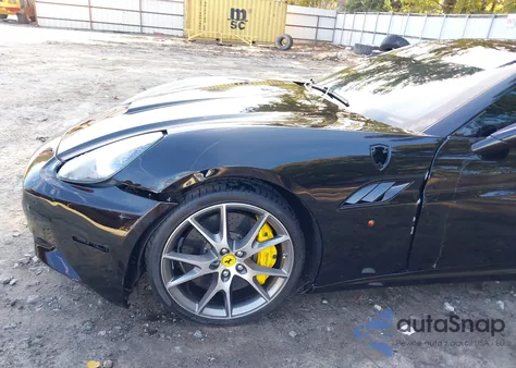 2013 Ferrari California from USA, damaged, VIN ZFF65TJA1D0193934